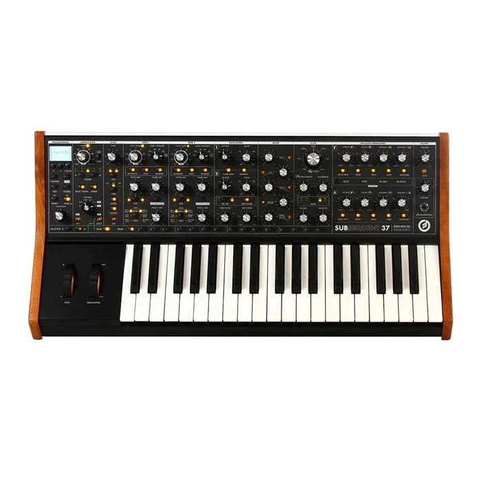 Συνθεσάιζερ Moog SUBsequent 37 - Analog