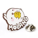 The Carat Shop: Molang - Καρφίτσα με το λογότυπο Molang και Piu Piu (MLPB0129)