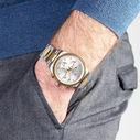 Maserati Ανδρικό Ρολόι 43mm Χρονογράφος Μπαταρίας με Χρυσό Μεταλλικό Μπρασελέ R8853100021
