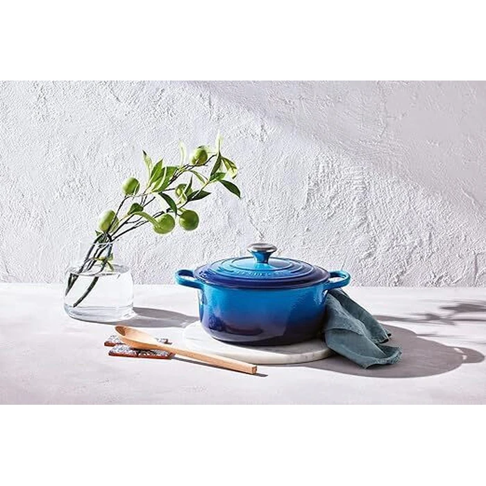 Le Creuset Signature Γάστρα Μαντεμένια με Καπάκι 24 cm Azure