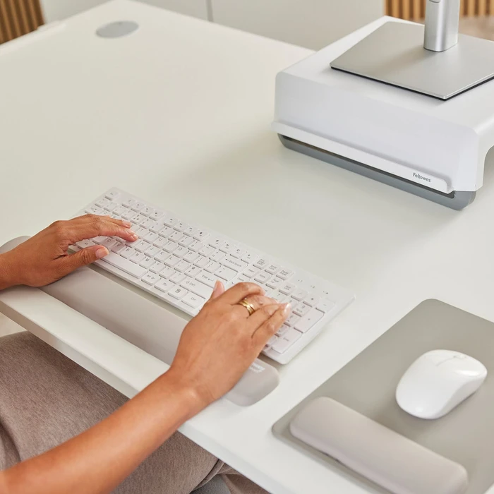 Εργονομική Υποστήριξη Καρπών Πληκτρολογίου Fellowes Breyta Sand 47 cm