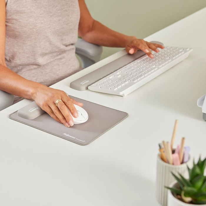 Εργονομική Υποστήριξη Καρπών Πληκτρολογίου Fellowes Breyta Sand 47 cm