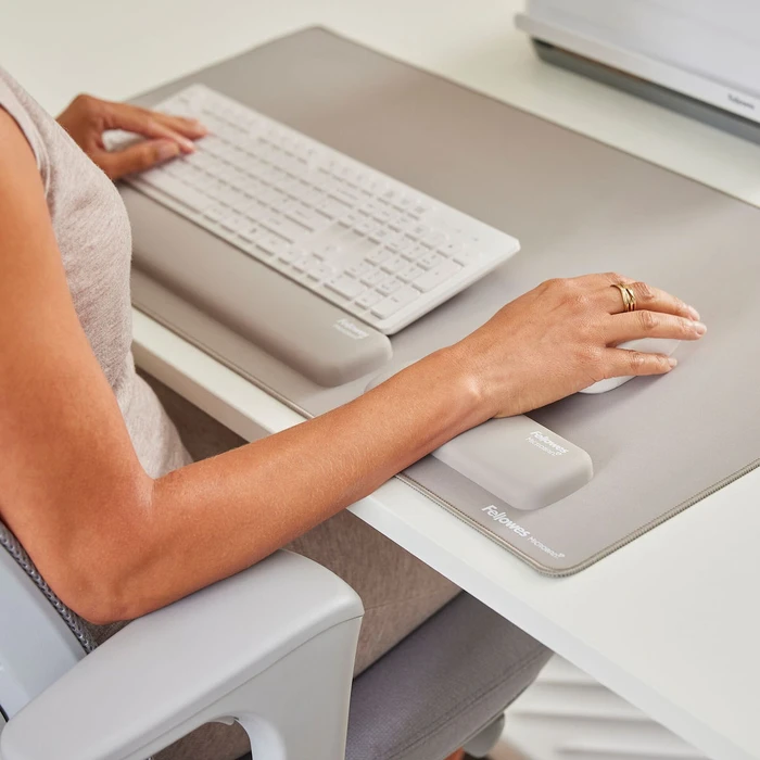 Εργονομική Υποστήριξη Καρπών Πληκτρολογίου Fellowes Breyta Sand 47 cm