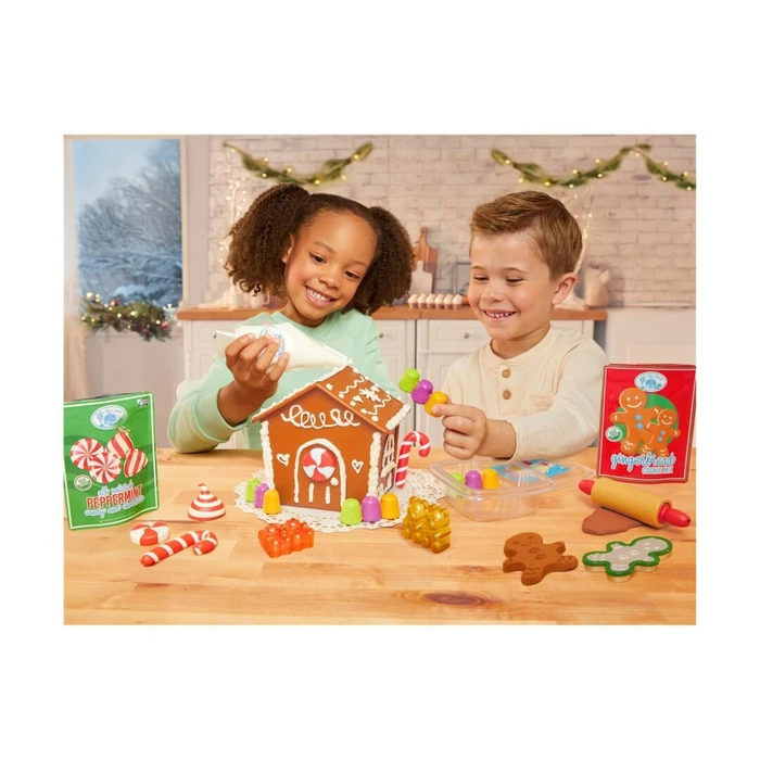 Little Tikes Creative Chefs Gingerbread House Kit