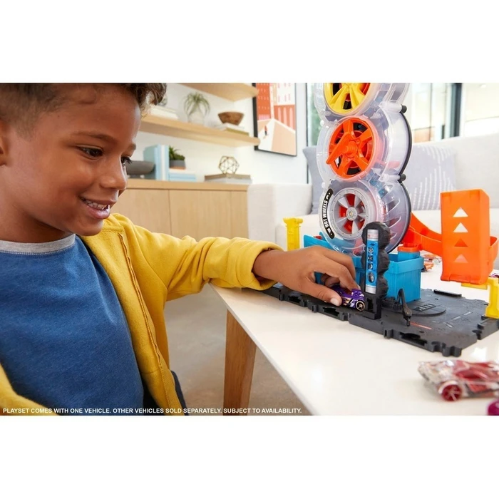 Mattel Hot Wheels Παιχνίδι Σετ Πίστας Super Twist Tire Shop