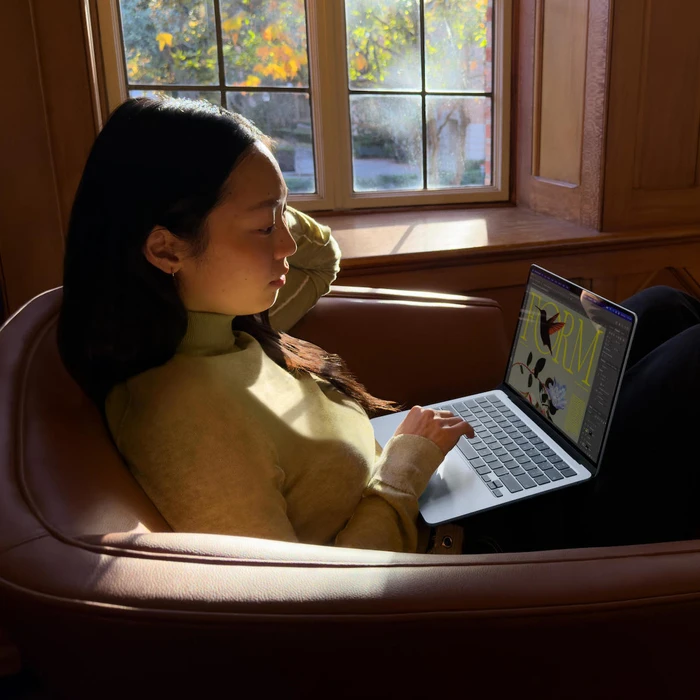 Apple Laptop MacBook Air M5 13 6 24GB 1TB Ksi??ycowa Po?wiata