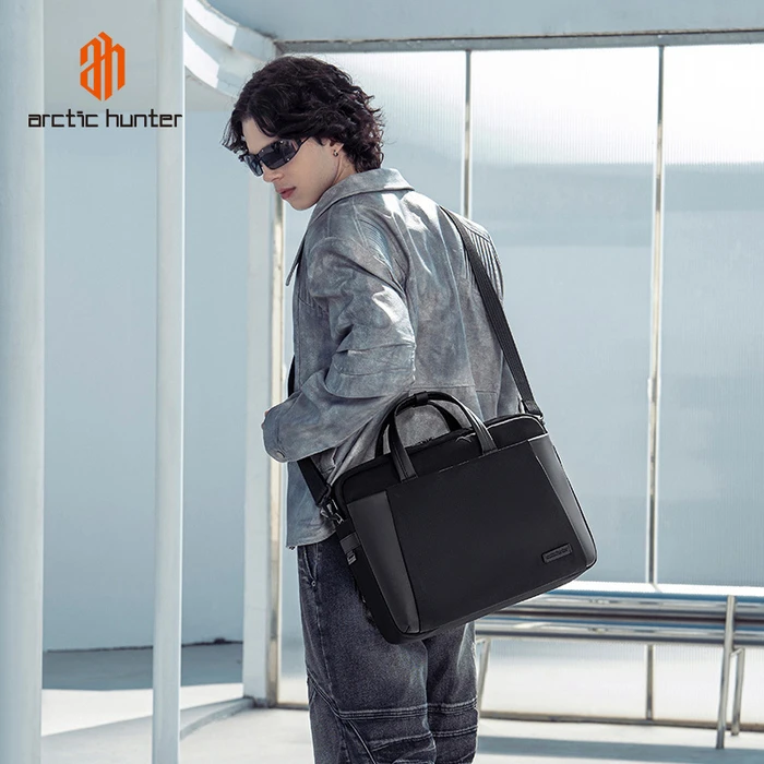 ARCTIC HUNTER Shoulder Bag GWB00848 with 15.6 inch Laptop Compartment 9L Black