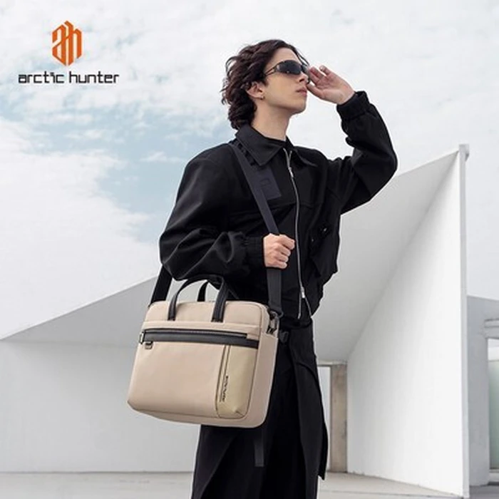 ARCTIC HUNTER Shoulder Bag GWB00849 with 15.6 inch Laptop Compartment 14L Khaki