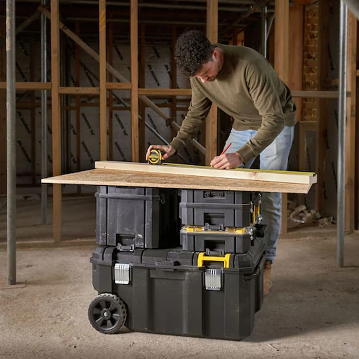 Stanley FatMax Wheeled Plastic Toolbox / Storage Chest for Tools FMST17870-1 (66.6 x 45.8 x 34 cm)