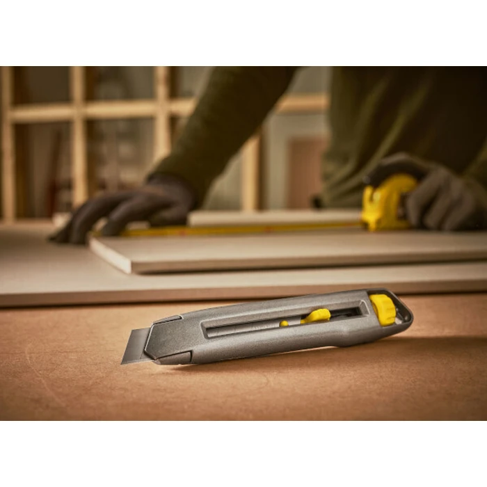 Stanley Κοπίδι Φαλτσέτα Interlock Ασφαλείας με Πλαστικό Σώμα 4-10-018