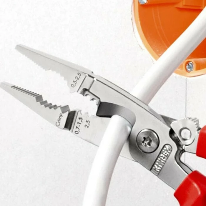 Knipex Πένσα Απογύμνωσης Καλωδίων με Κόφτη 200 mm 1000V (13 96 200 T)