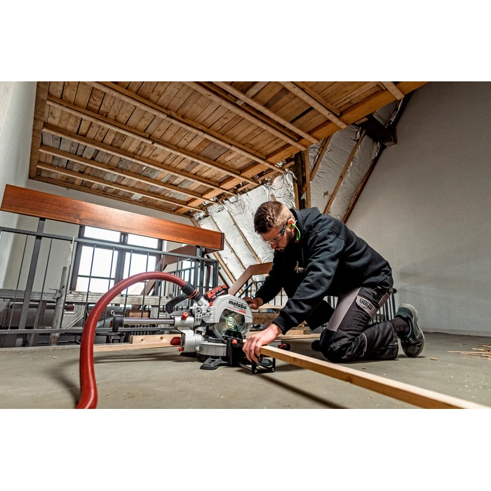 Πριόνι φαλτσοκοπής Metabo KGS 18 LTX BL 216, 18V, 216 mm, Body Only