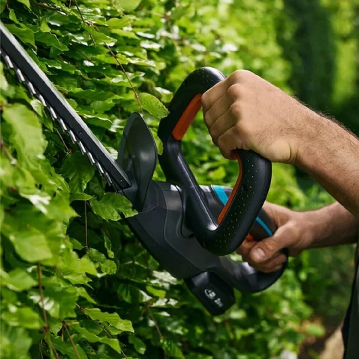 Gardena EasyCut 45/18V (14734-20) – Cordless hedge shears with 18V battery and charger