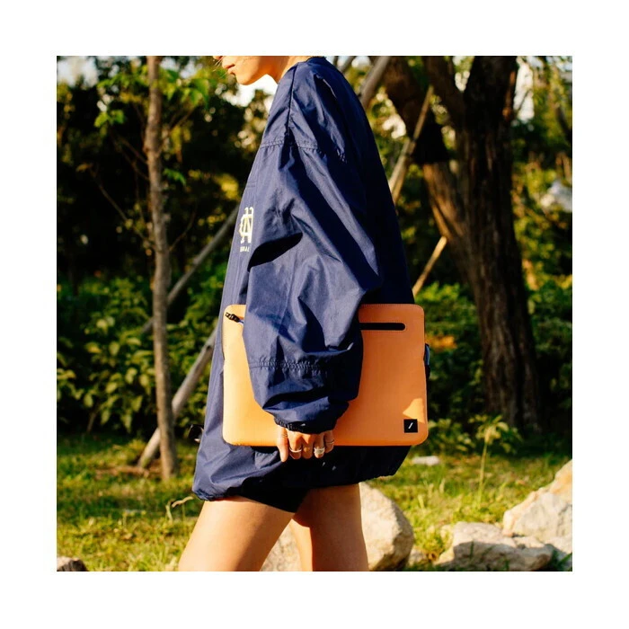 Native Union Ultralight 16-inch Laptop Sleeve - Orange