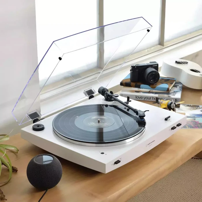 Audio-Technica AT-LP3XBT White Bluetooth Fully-Automatic Turntable