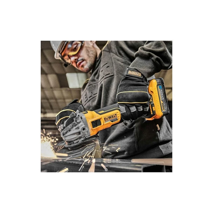 DEWALT 18V Cordless Power Tool Kit (DCK422P3T-QW) — 3 x 5.0Ah Batteries
