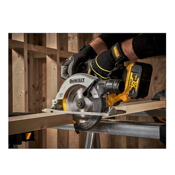 Dewalt DCS565N Circular Saw with Dust Extraction System