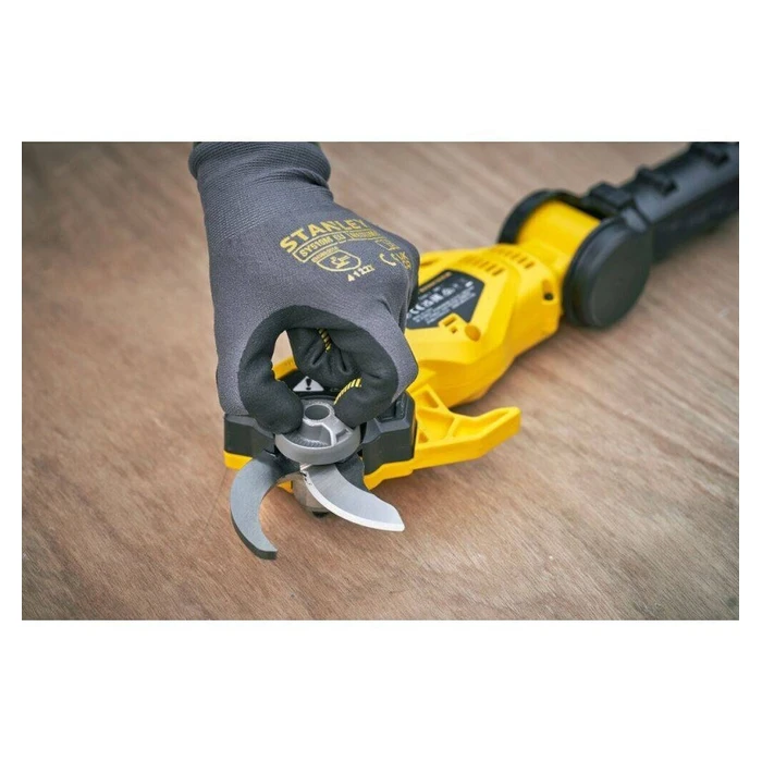 Τηλεσκοπικό Ψαλίδι Κλαδέματος Stanley FatMax 18V χωρίς μπαταρία (SFMCPP632B-XJ)