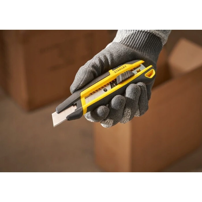 Stanley Quick Snap Utility Knife with Plastic Body, 18mm Blade Width STHT10501-0