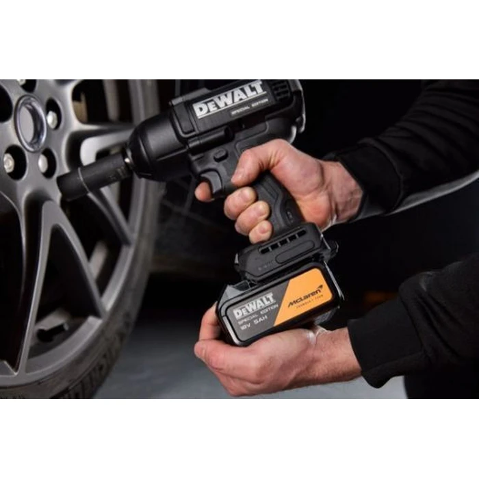 Dewalt McLaren DCF99MP2T Brushless Cordless 18V 1/2" Impact Wrench Kit (2x5Ah)