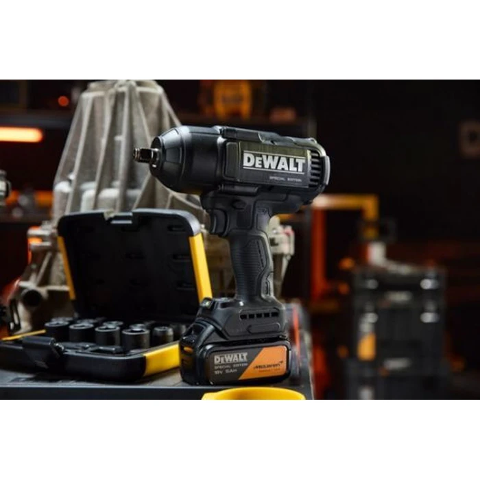 Dewalt McLaren DCF99MP2T Brushless Cordless 18V 1/2" Impact Wrench Kit (2x5Ah)