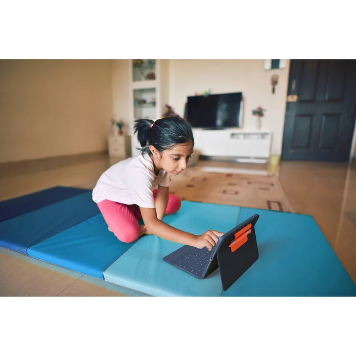 Logitech Rugged Combo 3 for iPad (7th/8th Gen) - Classic Blue - Education