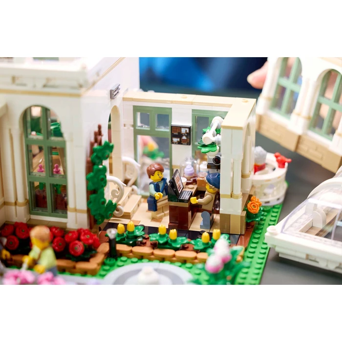 LEGO Ideas Ο Βοτανικός Κήπος 3792τμχ 21353 για 18+ ετών