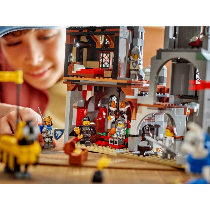 LEGO Creator 3-in-1 Medieval Knight's Castle 31168