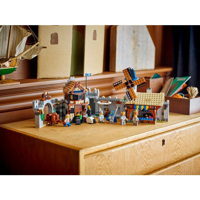 LEGO Creator 3-in-1 Medieval Knight's Castle 31168