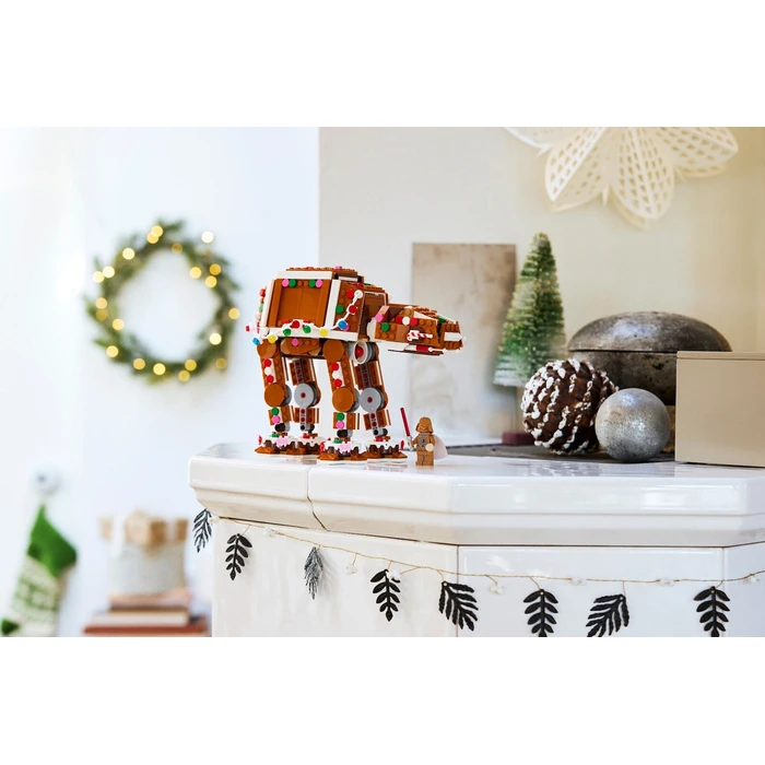 LEGO Star Wars Gingerbread AT-AT Walker, 697 pcs, Age 10+ (40806)