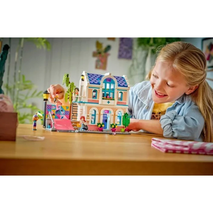 LEGO Friends Lianns Family House