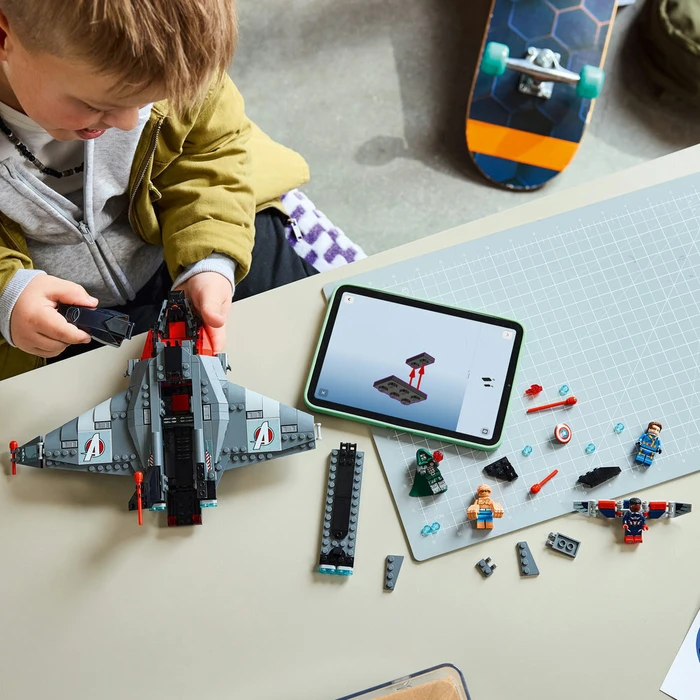 LEGO Marvel Avengers Doomsday Quinjet (76347) – Σετ Quinjet των Avengers, 433 τεμάχια, 9+ ετών