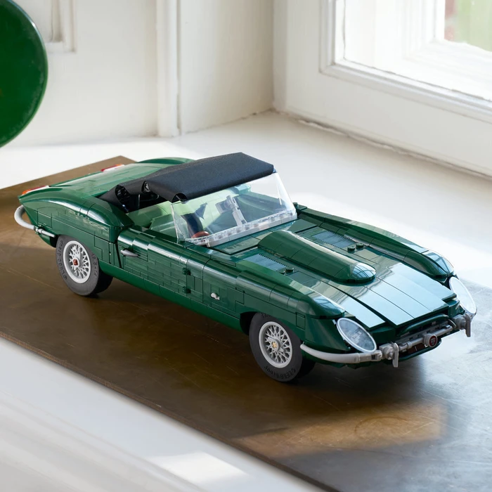 LEGO Icons Jaguar E-Type (11381) – 18+ – 1,673 pcs – Racing Green