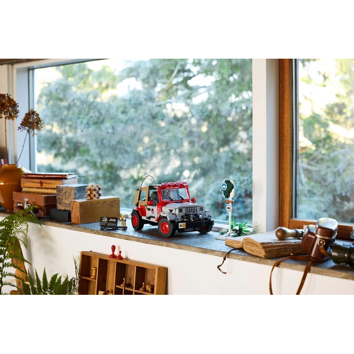 LEGO Jurassic World - Jurassic Park Jeep Wrangler (Set 77984) — 1924 pieces, Adults Welcome (18+)