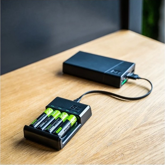 Green Cell VitalCharger USB Φορτιστής για Μπαταρίες Ni‑MH AA/AAA με 4x AA 2000mAh