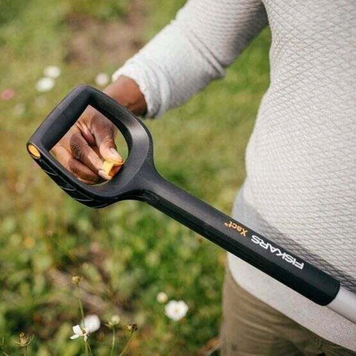 Fiskars Πηρούνα Κήπου με Κοντάρι (1070717)