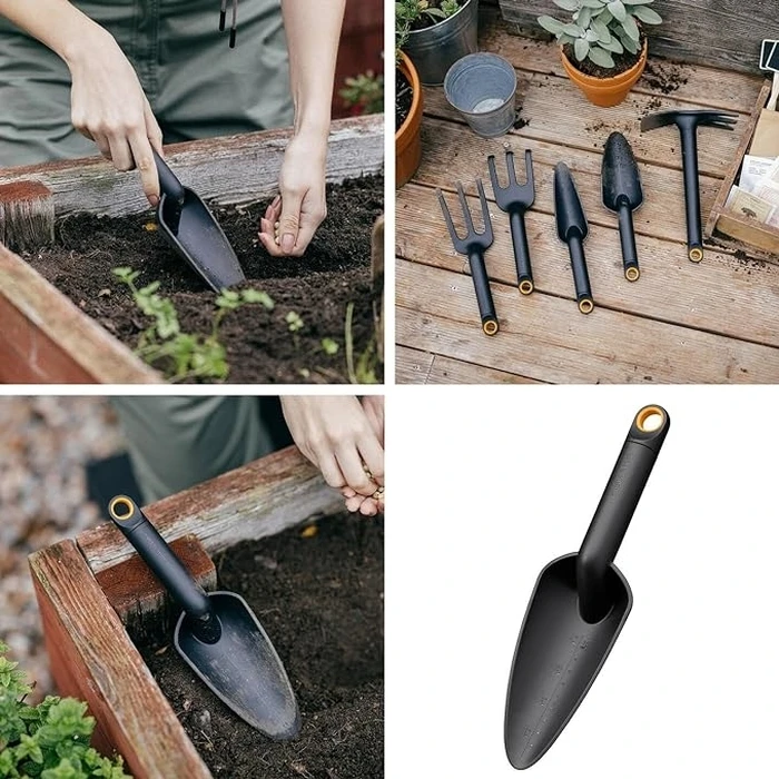Fiskars Solid Hand Trowel 28.2 cm with Plastic Handle