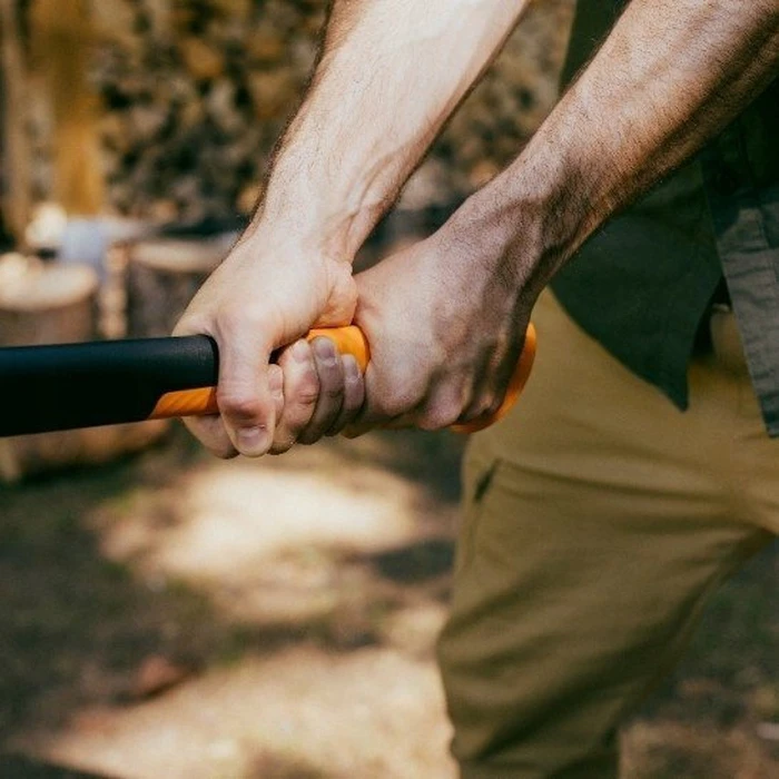 Fiskars X28 Splitting Axe X‑series Blade M + Universal Knife