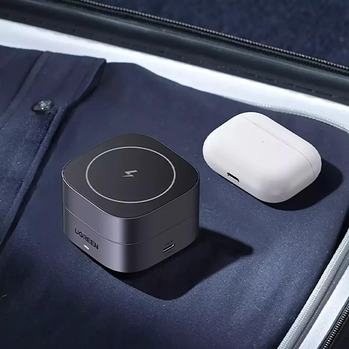 UGREEN Φορτιστής Ασύρματος 2 σε 1 για iPhone AirPods W256 20W Μαύρος με Καλώδιο USB C σε USB C 1m 35278