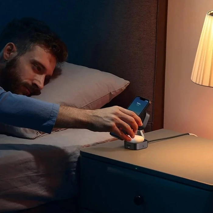 UGREEN Wireless Charger 2 in 1 for iPhone AirPods W256 20W Black with USB C to USB C Cable 1m 35278