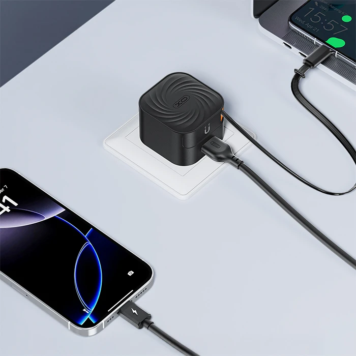 XO Fast Charger with Retractable Type-C Cable and 1 USB-A Port EU 20W L165