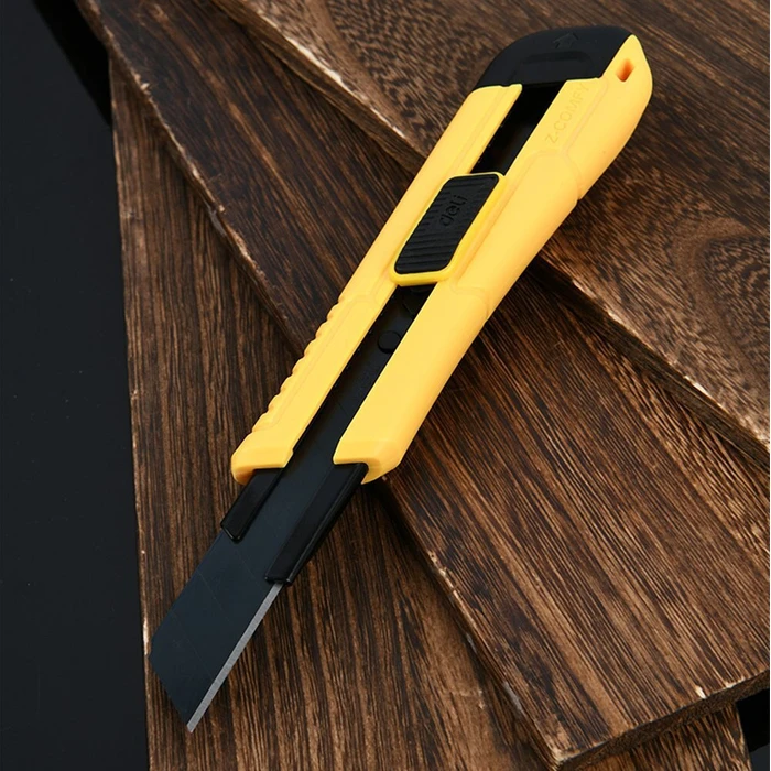 DELI Utility Knife Snap Off Blade 18 mm SK2 Yellow
