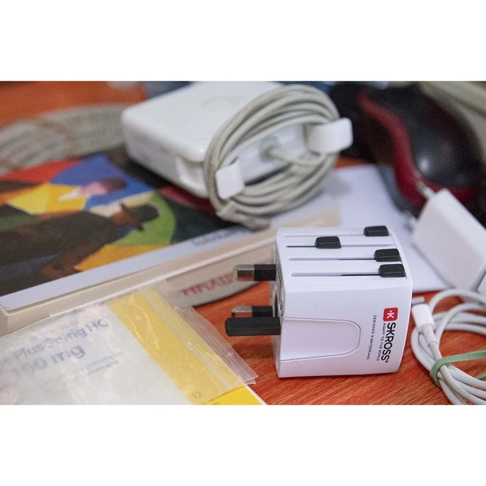 SKROSS MUV Micro Universal Travel Adapter (Worldwide)