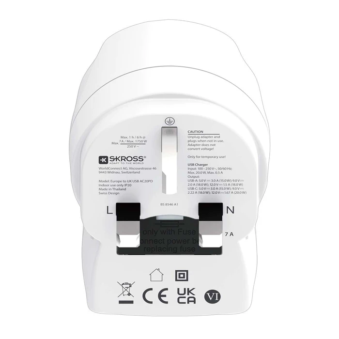 SKROSS United Kingdom Type G Travel Adapter USB-A USB-C 20W White