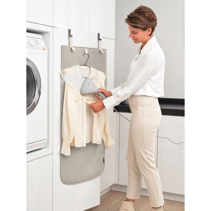 Αξεσουάρ για πλύσιμο, στέγνωμα & σιδέρωμα Brabantia Door Steam Blanket Grey 50 x 100 cm για steaming ρούχων σε πόρτα