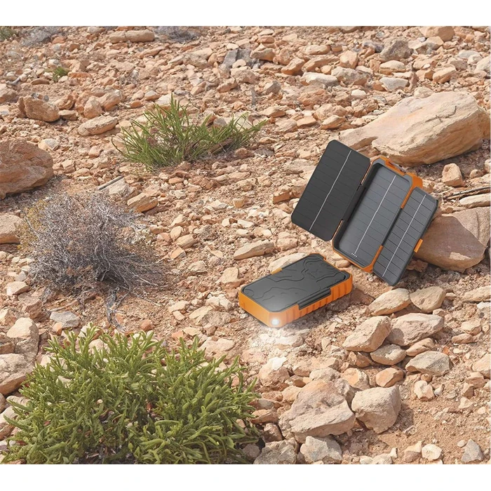 Xtorm Rugged XR203 Solar Power Bank 10000mAh 20W with USB-A and 2x USB-C (Power Delivery / Quick Charge 3.0) - Orange/Black