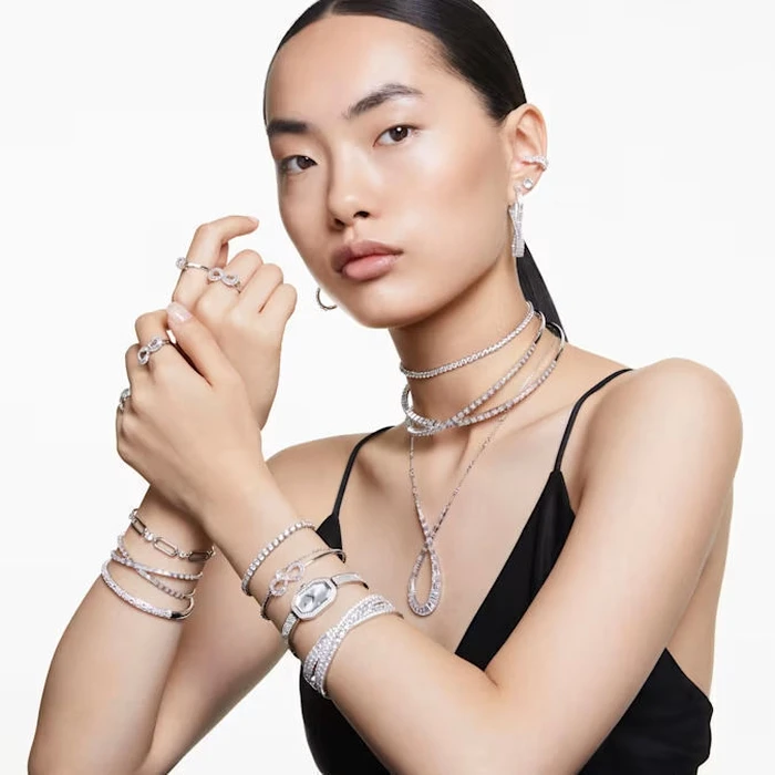 Swarovski Hyperbola Γυναικείο Βραχιόλι Χειροπέδα με Σχέδιο Άπειρο από Ατσάλι 17cm (5677627)