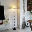 VenCore Curion White 6091-20010 - Μοντέρνο Επιδαπέδιο Φωτιστικό Μονόφωτο Λευκό Αλουμίνιο με Μπεζ Καπέλο