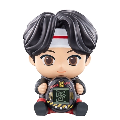 Product Bandai Tamagotchi Deluxe: TinyTAN - Jin (88876) EN,FR,ES,DE,PT,NL,IT Pack / Carton Box base image