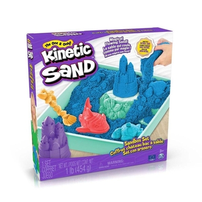 Product Spin Master Kinetic Sand: Sandbox Set - Blue (20143454-20146486) EN,FR,ES,DE,NL,IT,PT,RU,PL,CZ,SK,HU,RO,GR,HR,BG,SL,TR Pack / Carton Box base image